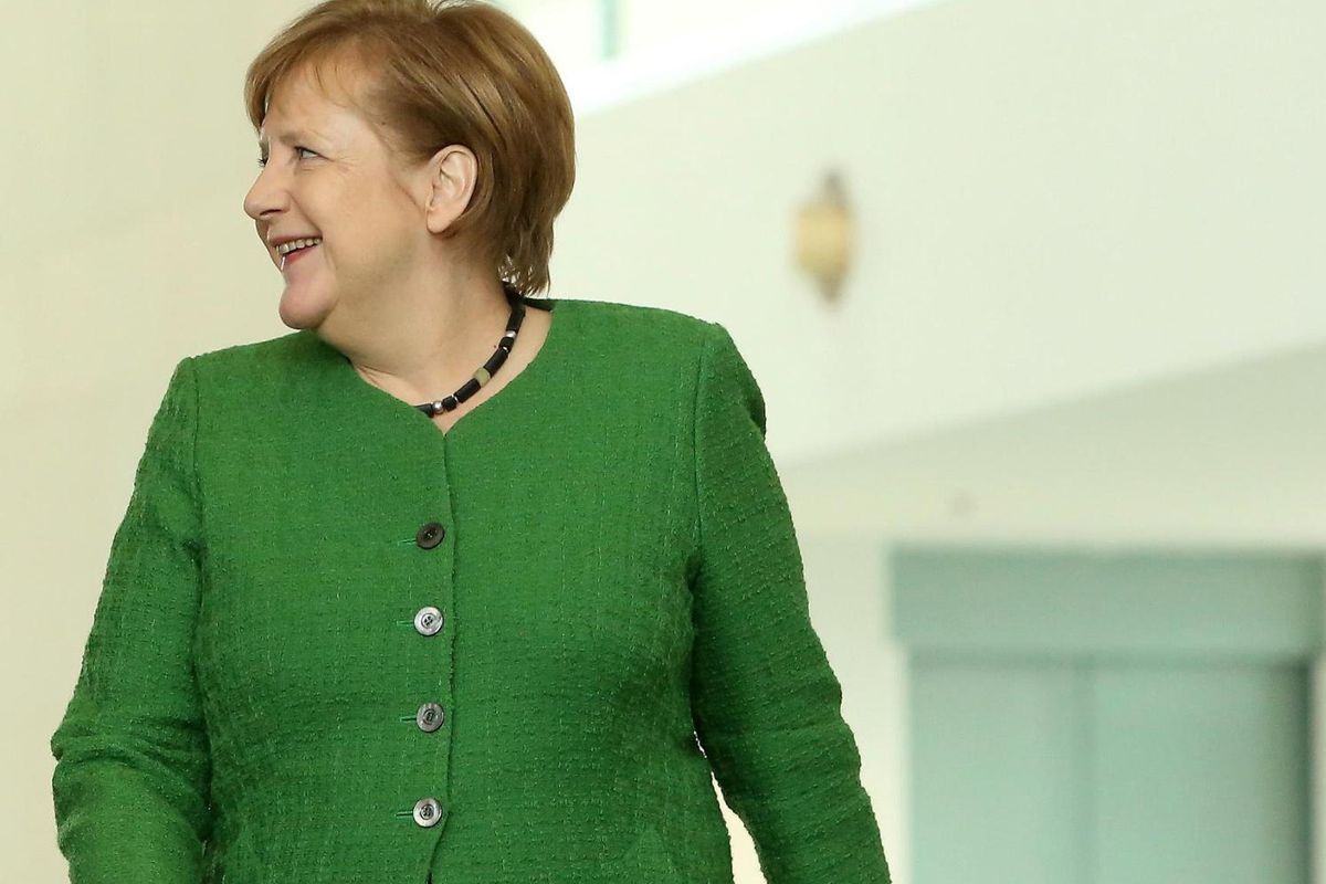 La Merkel si fa verde per salvare il posto