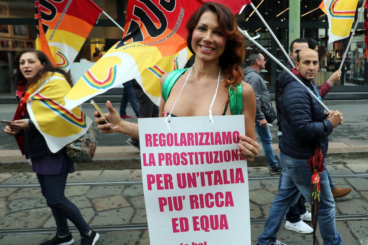La mutua passa il cambio di sesso perché la cultura trans ha già vinto