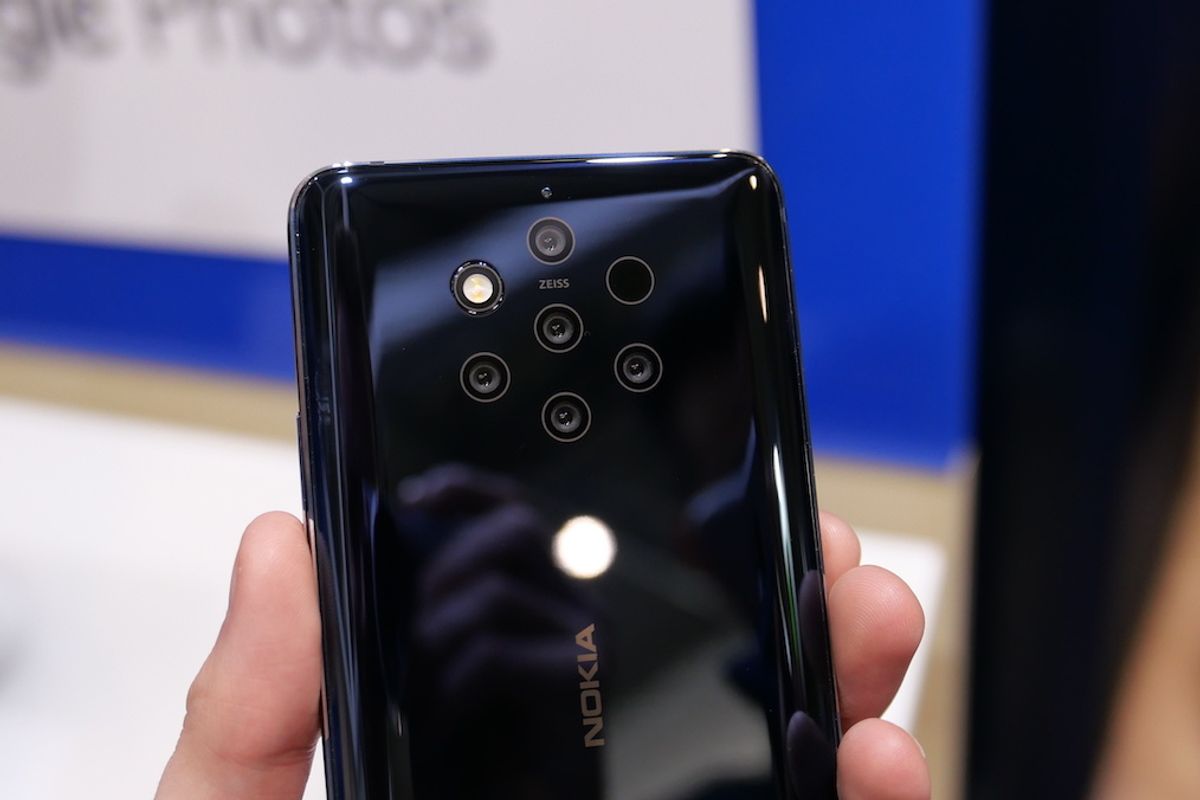 This is why the Nokia 9 PureView has five rear cameras