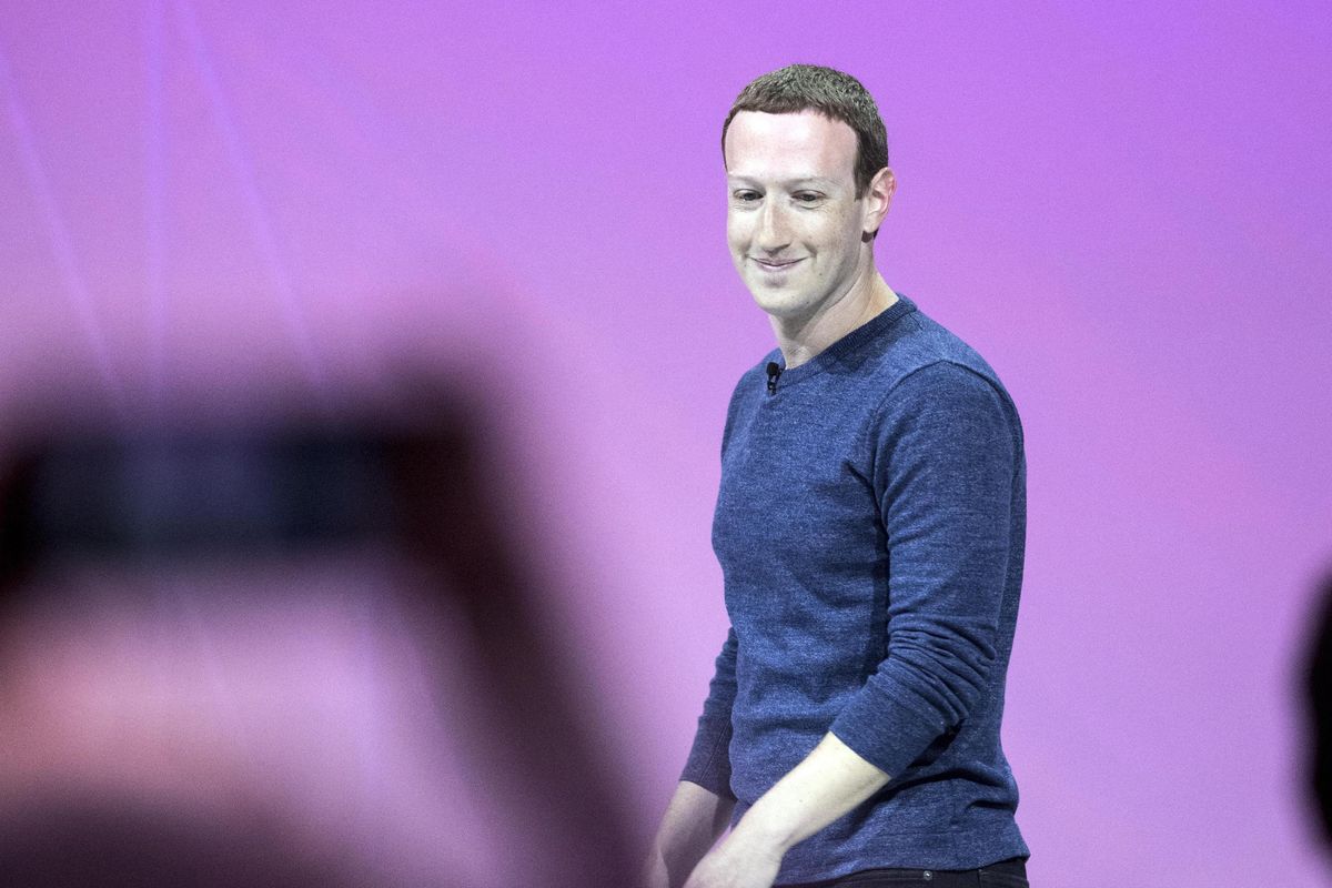 Zuckerberg cerca la fiducia perduta: minori su Facebook con l’ok del papà