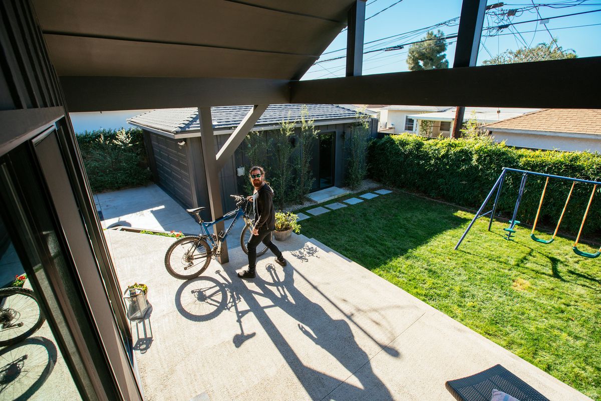 vivint outdoor camera pro security smart home
