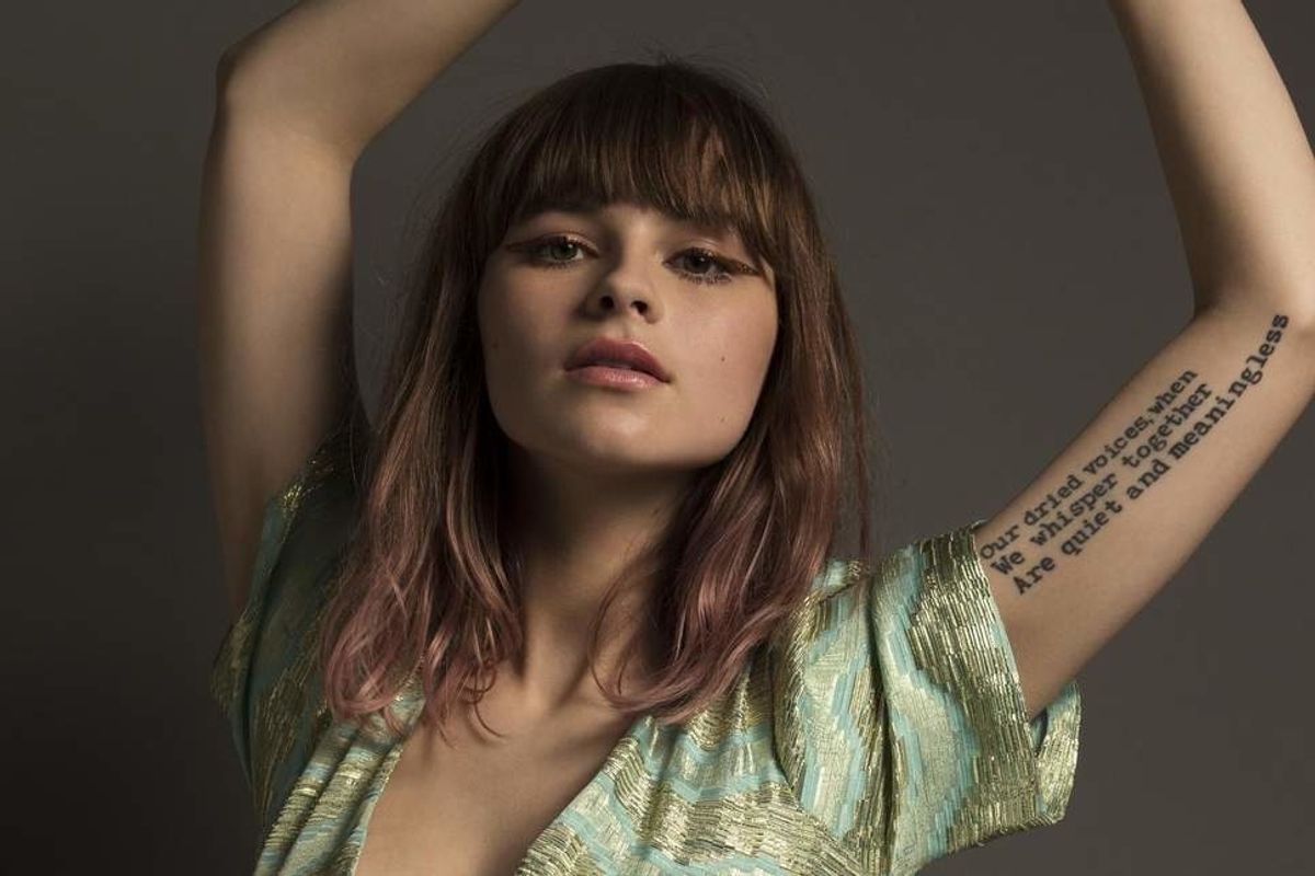 Gabrielle aplin hot