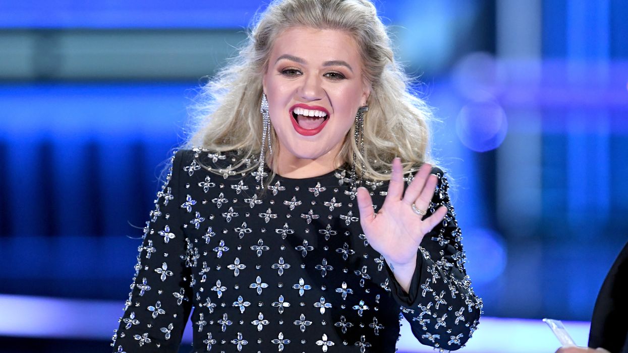 Kelly Clarkson had appendix removed hours after hosting Billboard Music Awards