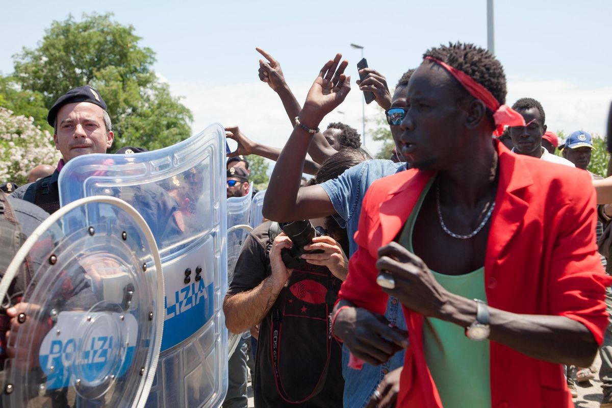 Ma il migrante non viene penalizzato