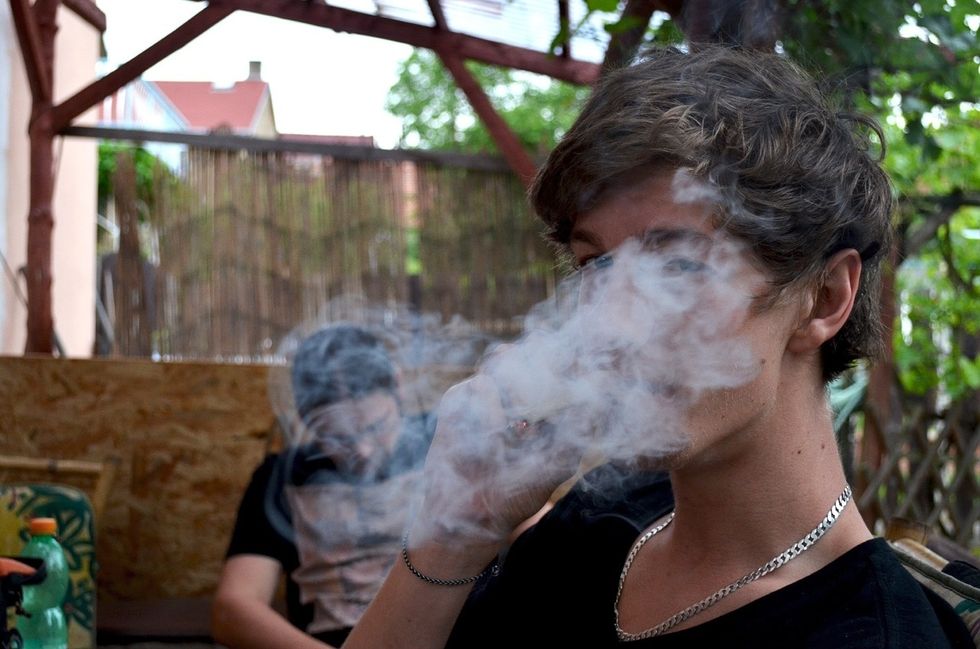 10 Thoughts You'll Have When You Get High For The First Time