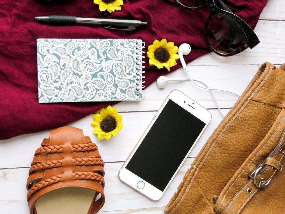 Items Every Busy Girl Needs In Her Bag