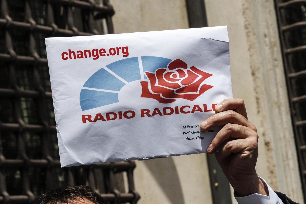 Strappo Lega-M5s su Radio radicale. Ancora fondi pubblici per salvarla