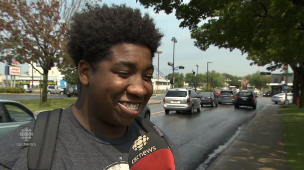 This quick-thinking teen cleverly befriended a woman's kidnapper to rescue her.