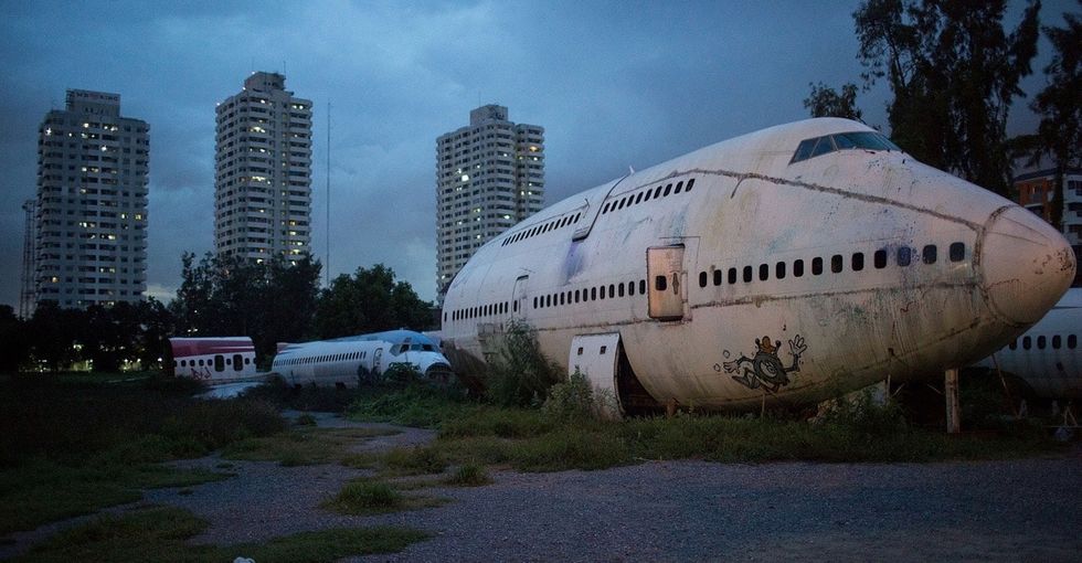 The airplane graveyard that 3 families call home is the subject of a stunning photo series.