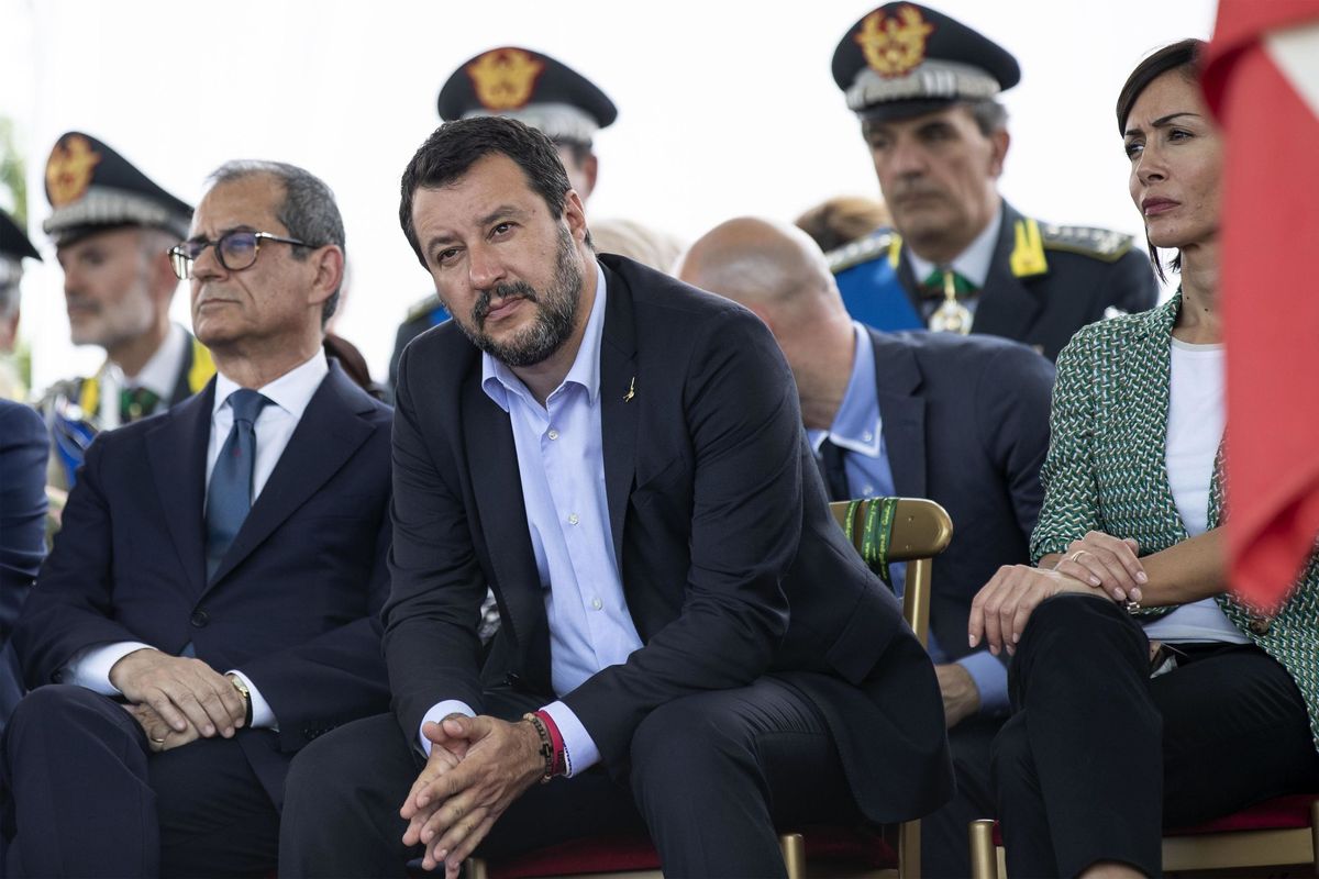 La paura della crisi scatena la corsa a chi fa promesse di tagliare più tasse