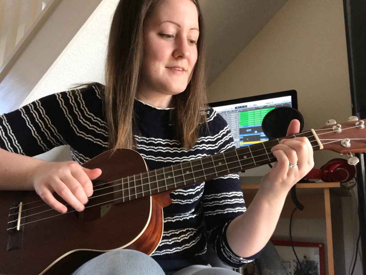 Woman Reveals How A Career Switch To Writing And Performing TV Jingles Now Nets Her Nearly $10,000 A Month