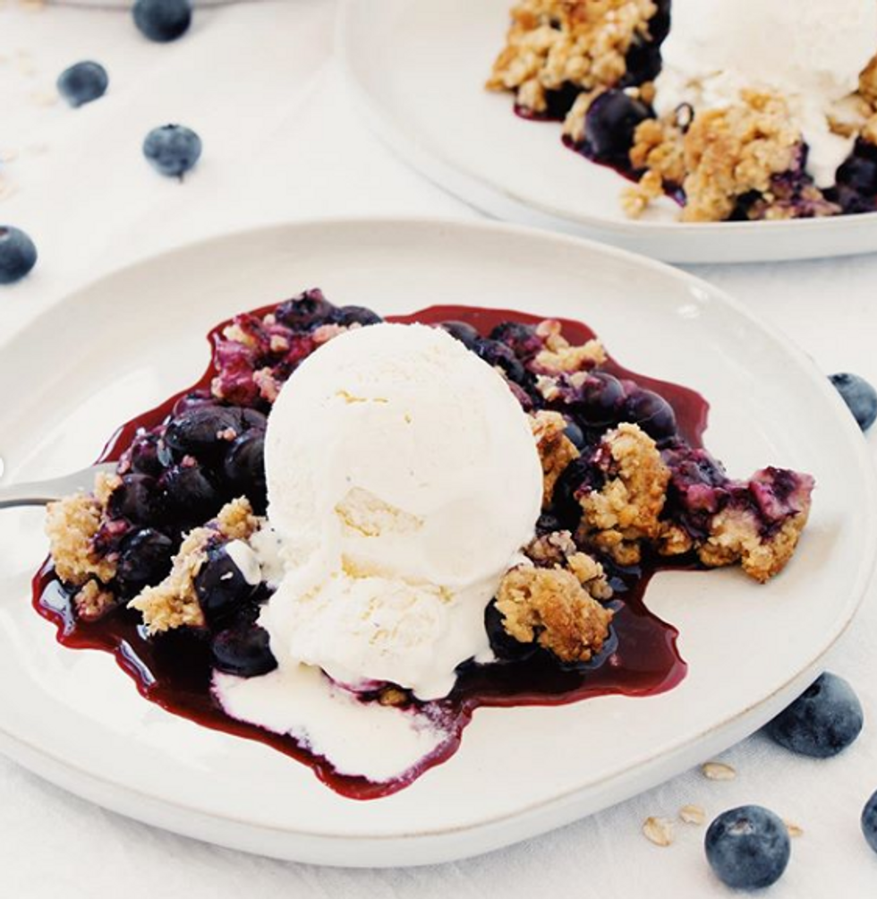 The Best Mouth-Watering Blueberry Crumble Recipe That Will Melt Away Your Summer Boredom