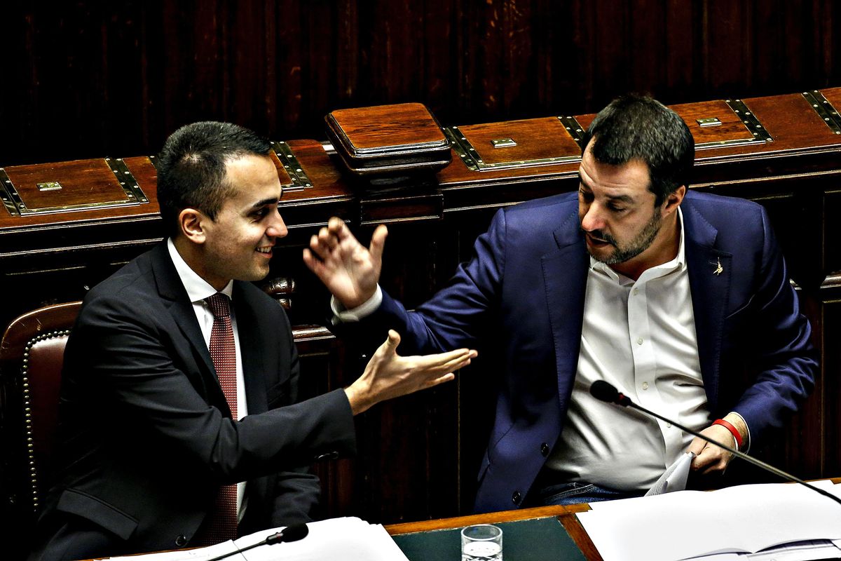 Salvini e Di Maio firmano la tregua per sventare il ribaltone del Colle