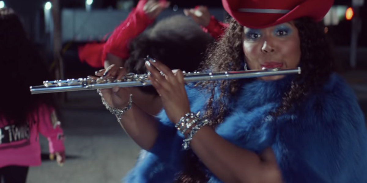 ​Lizzo's 'Tempo' Video Has Diners, Drive-Ins and Ass Claps