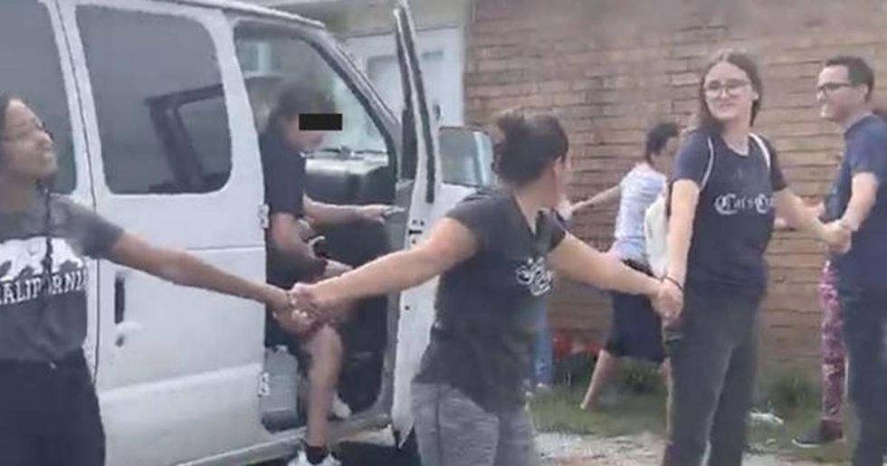 People in Tennessee made a human chain to protect their immigrant neighbors from ICE.