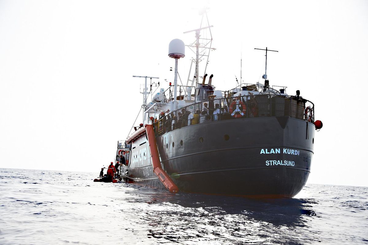 Ricatto dei tedeschi. «I 30 della Gregoretti li prendiamo se fate attraccare la Kurdi»