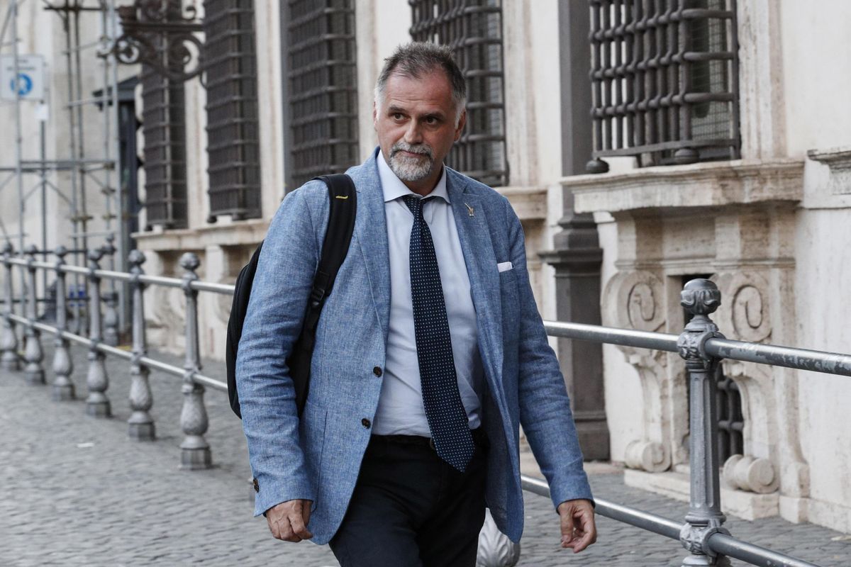 Il piano: Iva più alta per chi paga in contanti