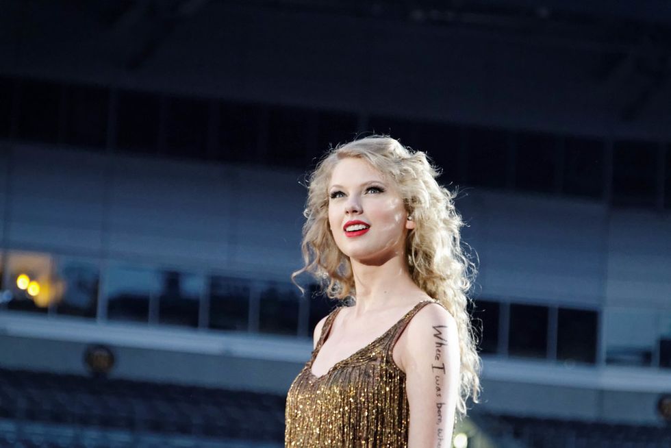 In Honor Of Taylor Swift's New Album, Here Is The Ultimate Taylor Playlist