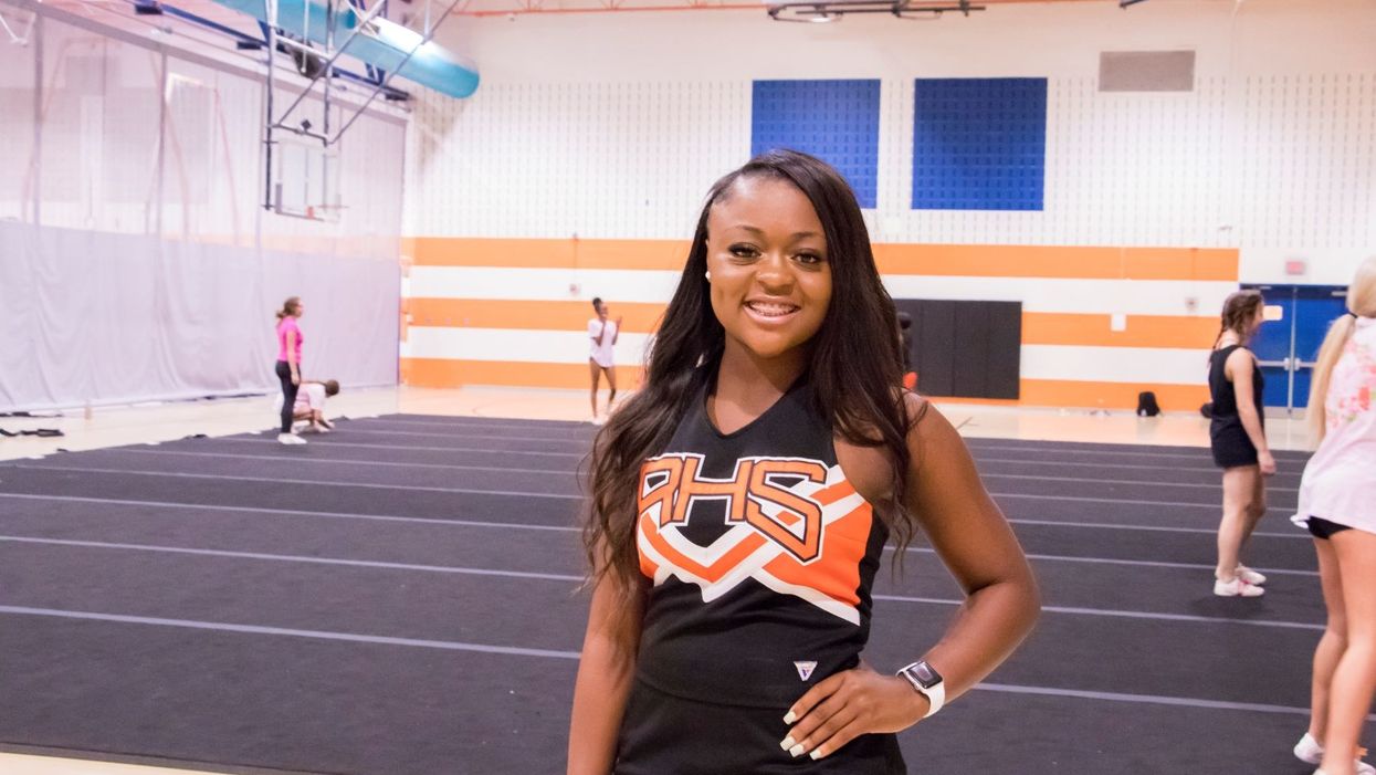 Texas cheerleader leaps off homecoming float to save a choking boy