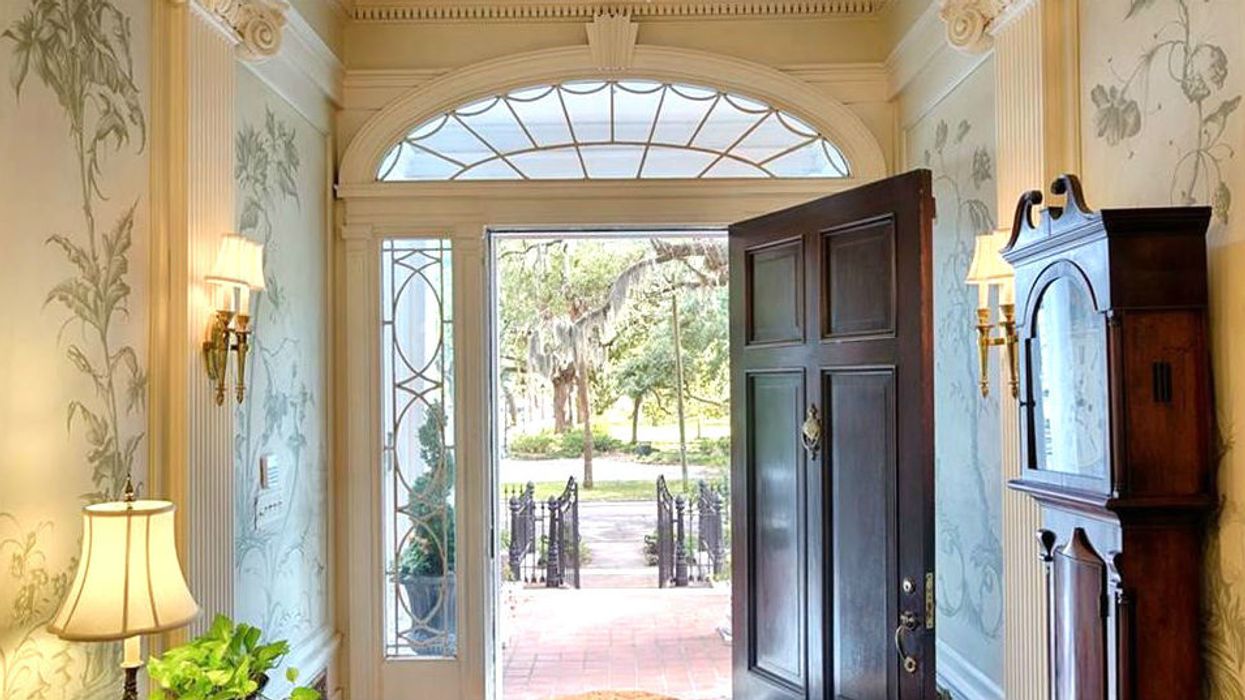 The interior of this elegant Savannah mansion is dreamy and it can be yours for $6.75M