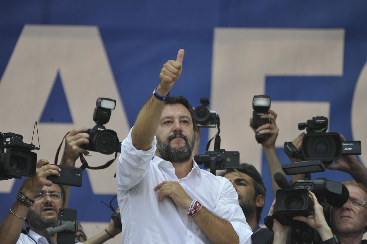 Salvini a Pontida apre la caccia ai voti grillini