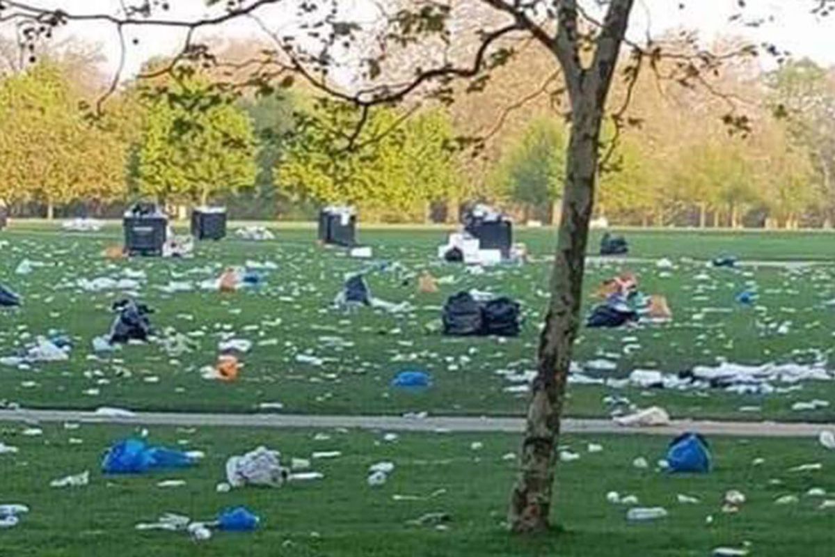 No, climate change protesters did not leave behind a bunch of trash, despite what a viral photo claims