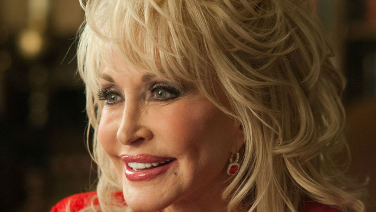 Dolly Parton wants these two actresses to portray her in a movie