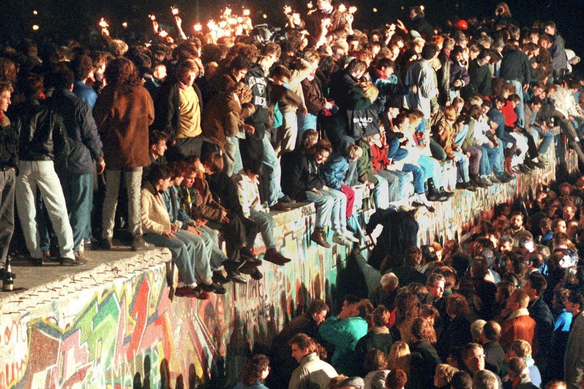 Trent’anni fa cadde il Muro di Berlino. Ora una Norimberga del comunismo