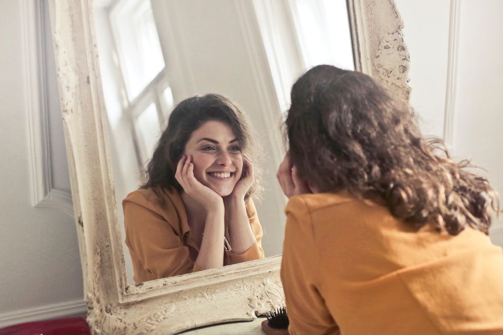 8 Ways To Be Nicer To Yourself When You Aren't Feeling Confident