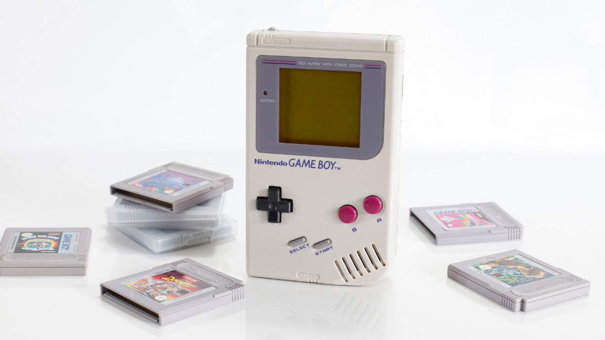 90s Teenagers Explain Which Piece Of Technology Took The Longest To Adapt To