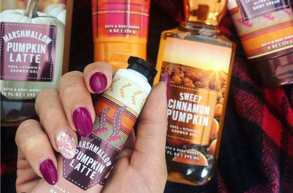 10 Holiday-Themed Bath & Body Works Lotions That'll Make You Smell Better Than A Christmas Cookie