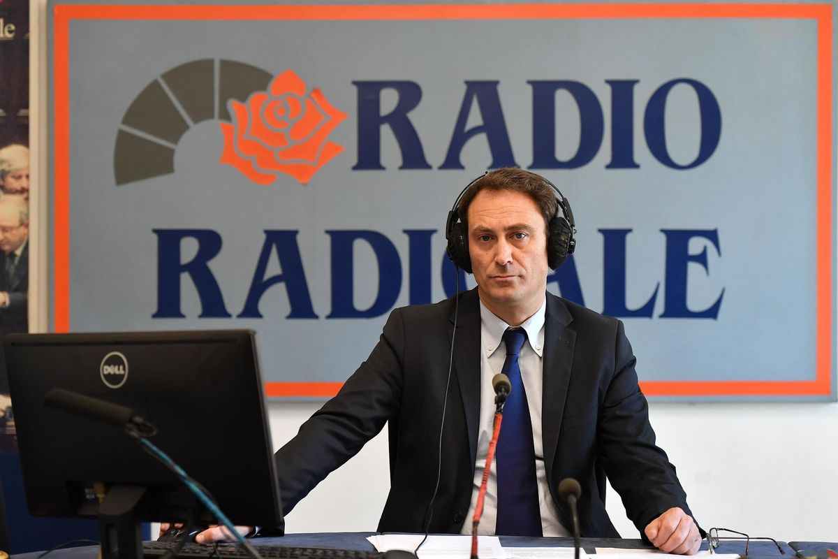 Il Conte bis tassa gli italiani ma dona 24 milioni a Radio Radicale