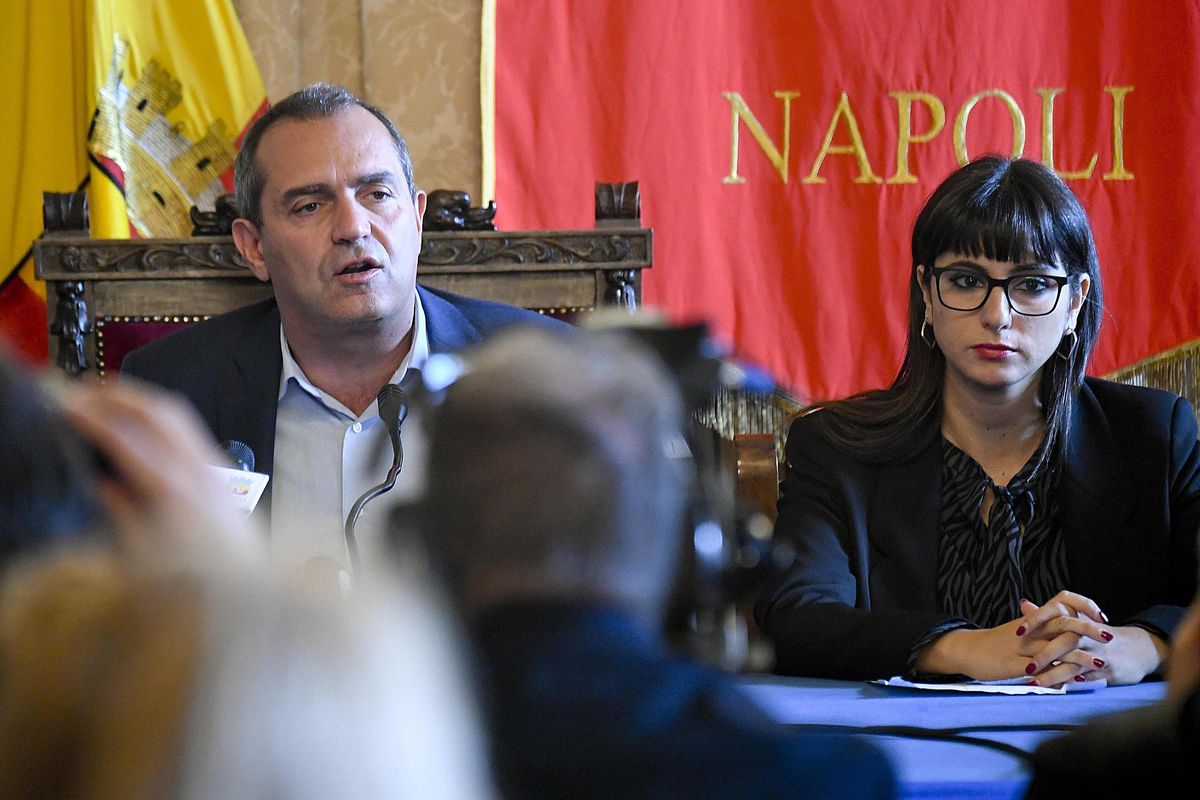 L’assessore di Napoli insulta gli israeliani «Assassini e nazisti». Ma la sinistra tace