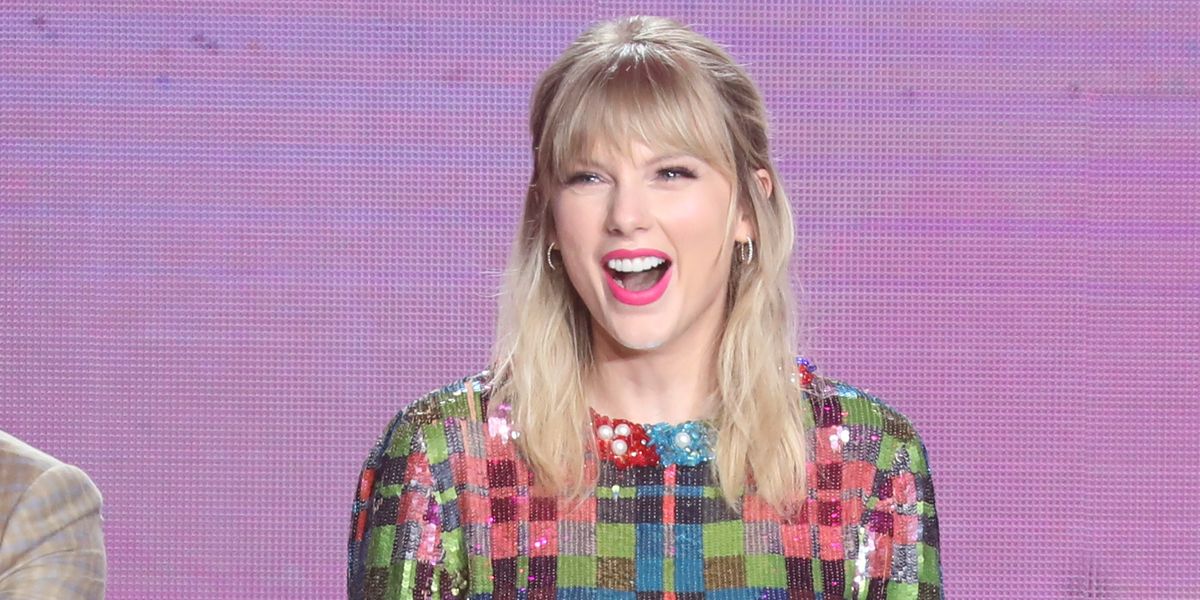 Taylor Swift Allowed to Perform Old Hits at AMAs