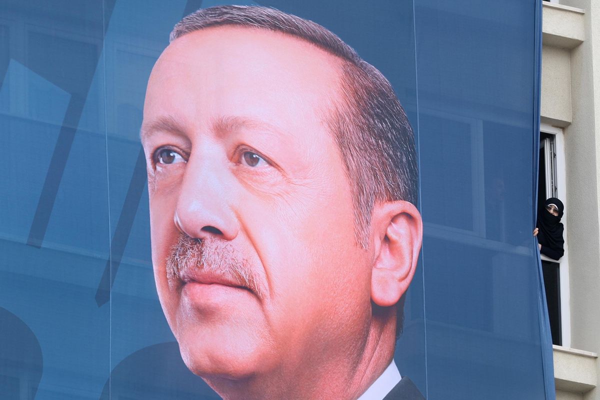 È giallo sul cessate il fuoco violato. Erdogan: «Non lasceremo la Siria»