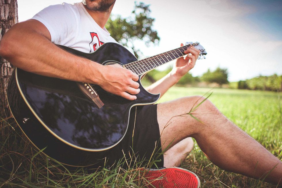 5 Easy Acoustic Guitar Songs To Learn
