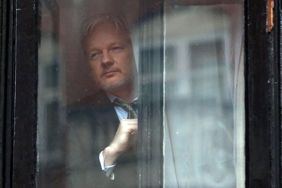 U.S. to Prosecute WikiLeaks' Assange, Raising Constitutional Concerns