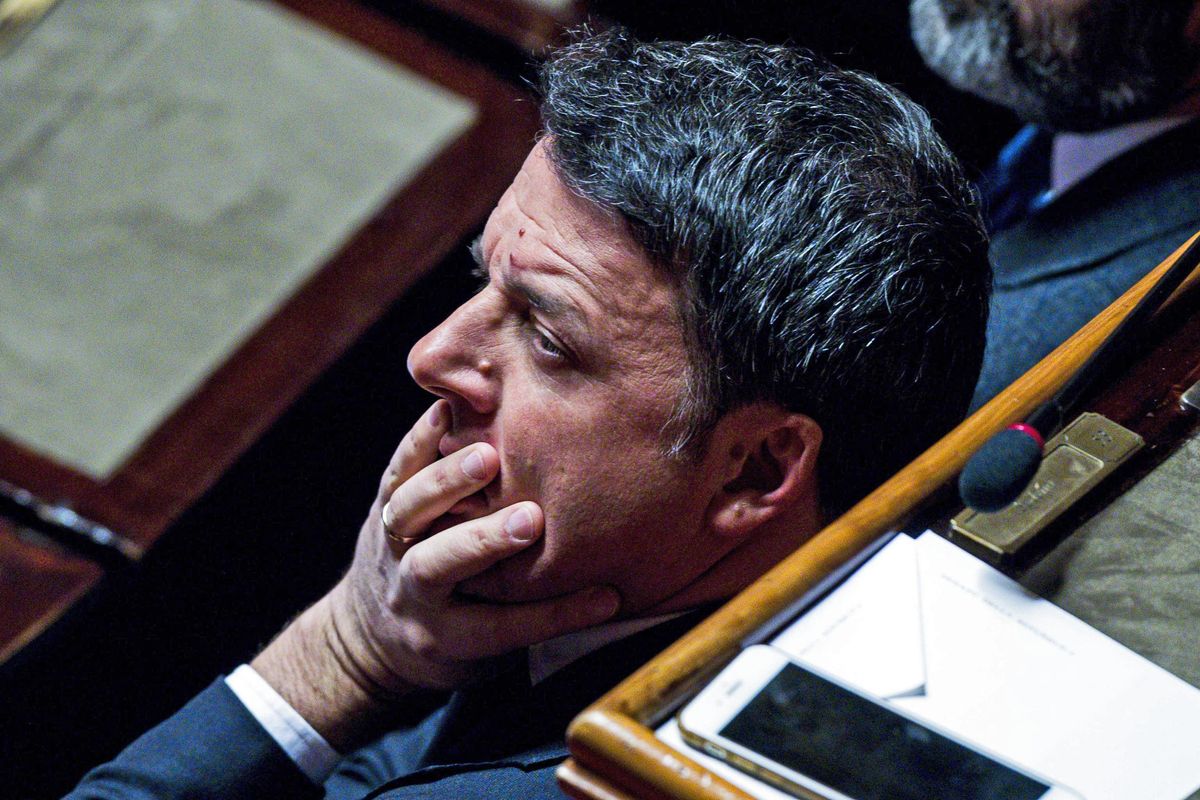 Renzi prova a nascondersi dietro Craxi