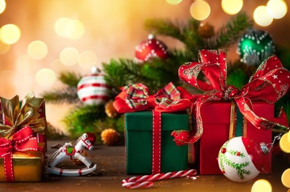 5 Best Dirty Santa Gifts When You're on a Budget