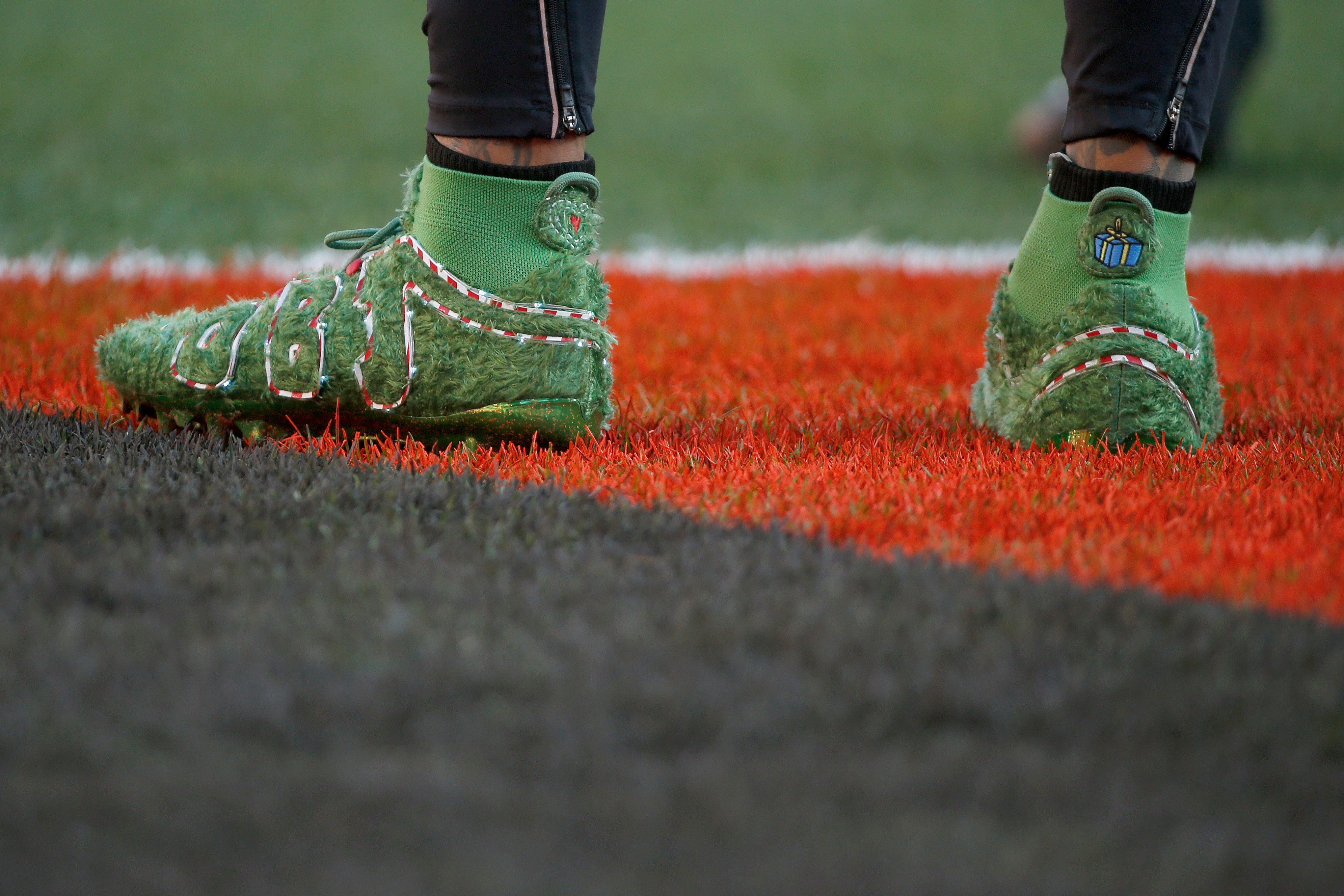 grinch cleats obj