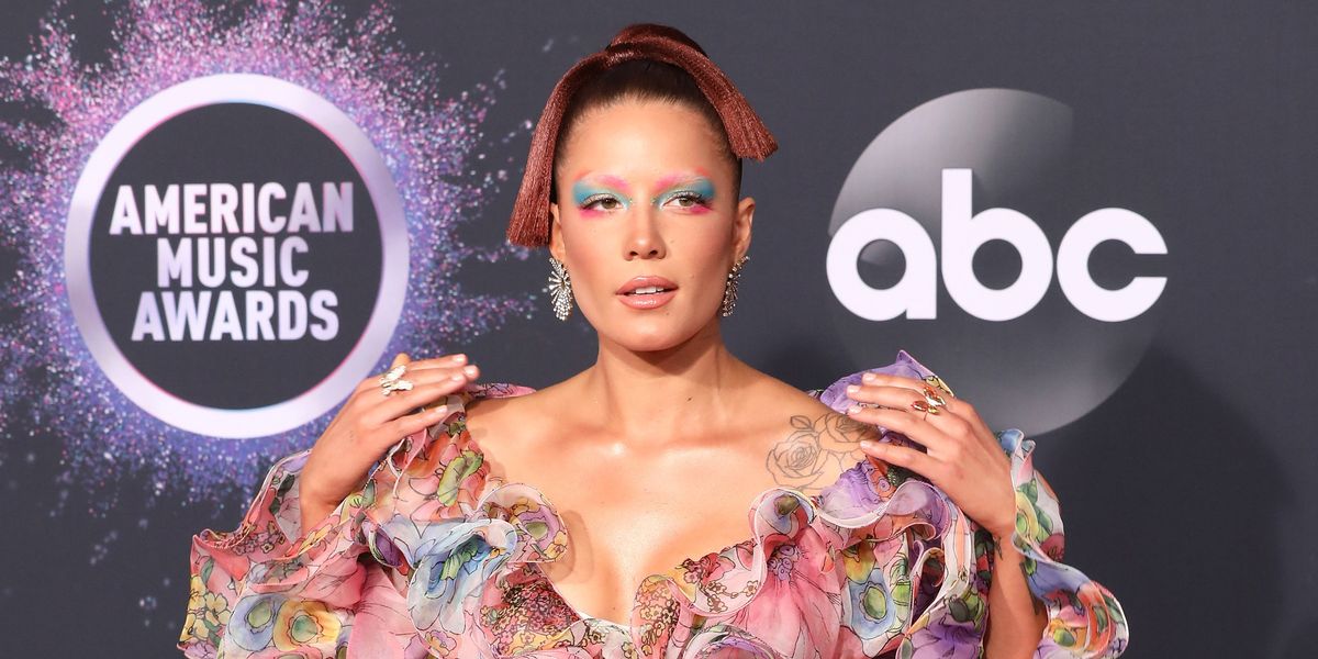 Halsey Canceled the Grammys at the AMAs