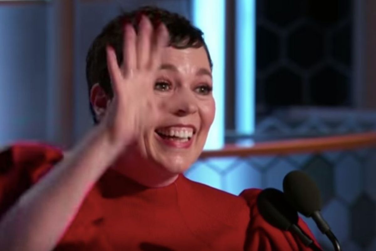 Olivia Colman doesn't seem to realize she's a famous actress, and it's so stinking cute