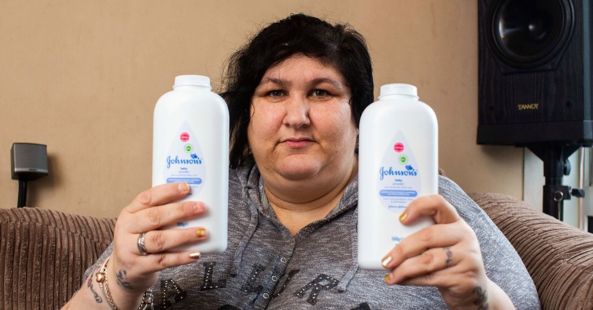 Woman Who Has Spent Over $10k On Talcum Powder To Feed Her Bizarre Food Craving Says She 'Loves The Soapy Taste'