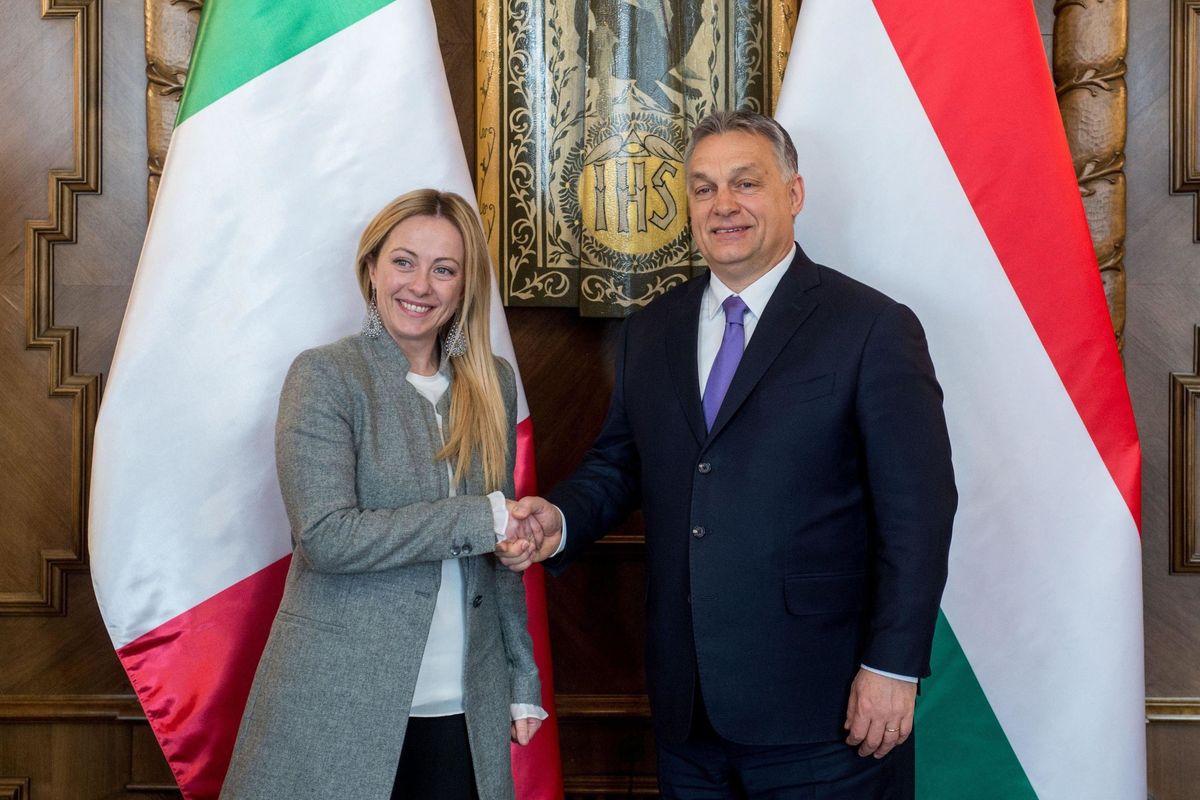 Il centrodestra pasticcia nella corsa a Orbán