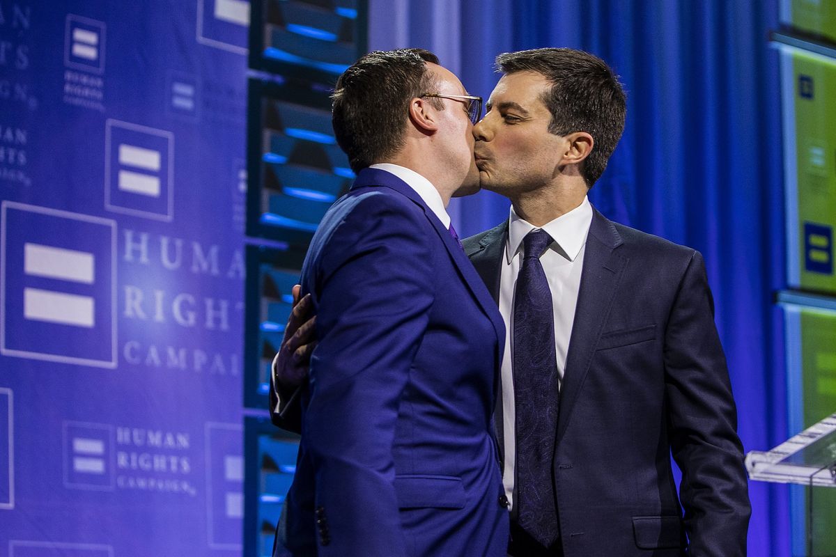 pete buttigieg kiss husband