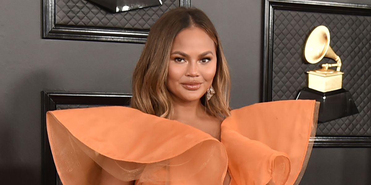 Chrissy Teigen Responds to Butt Photoshopping Accusations
