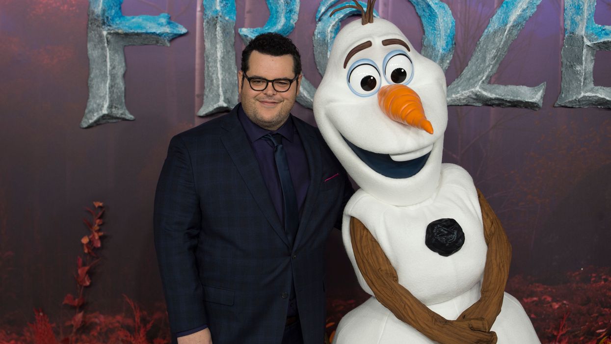Josh Gad, of 'Frozen,' is reading books to kids on Twitter every night