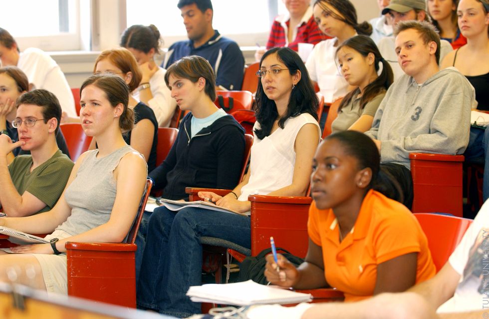 8 Struggles All College Students Can Relate To With Online Classes
