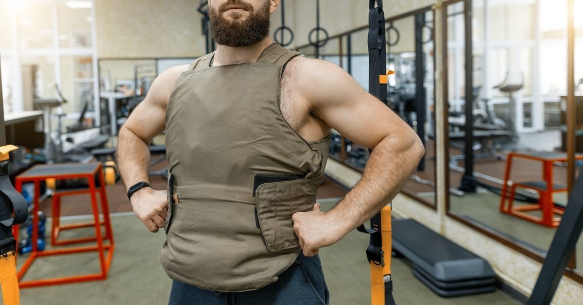 Guy Screws Up Royally After Going To Get A Custom Weighted Vest For Working Out Only To Be Suspected Of Being A Radicalized Terrorist