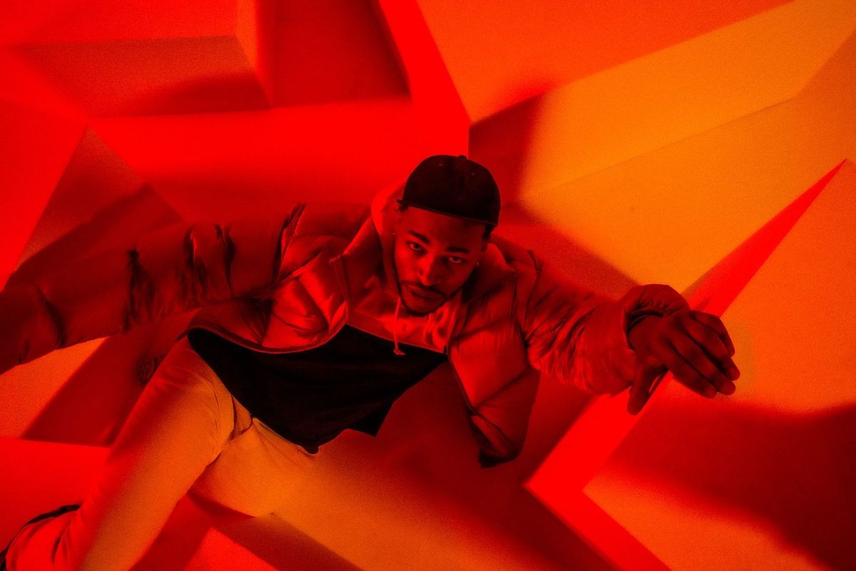 PREMIERE: Dominic Lawson Unveils Sensual New “Wrap” Video